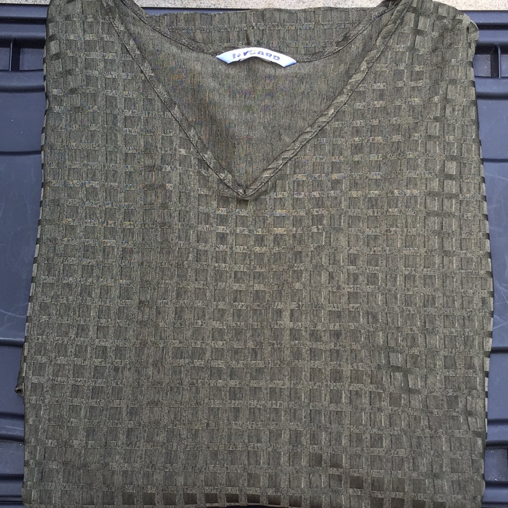 Women’s Nygard large top